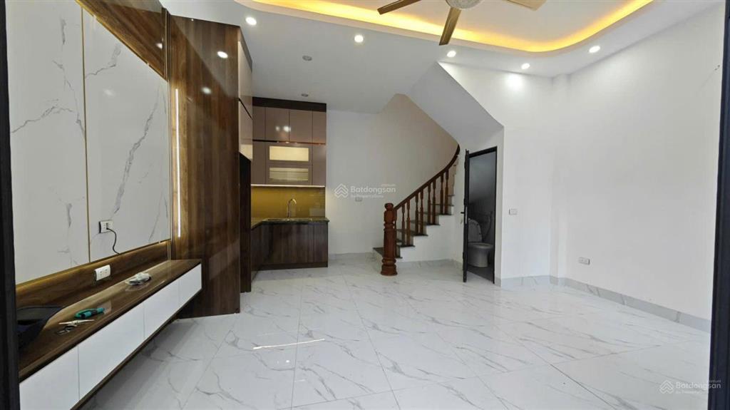 Nhà riêng 3 tầng x 35m2 có 3 pn rộng chỉ 10p di chuyển bến xe yên nghĩa full tiện ích bán kính 500m