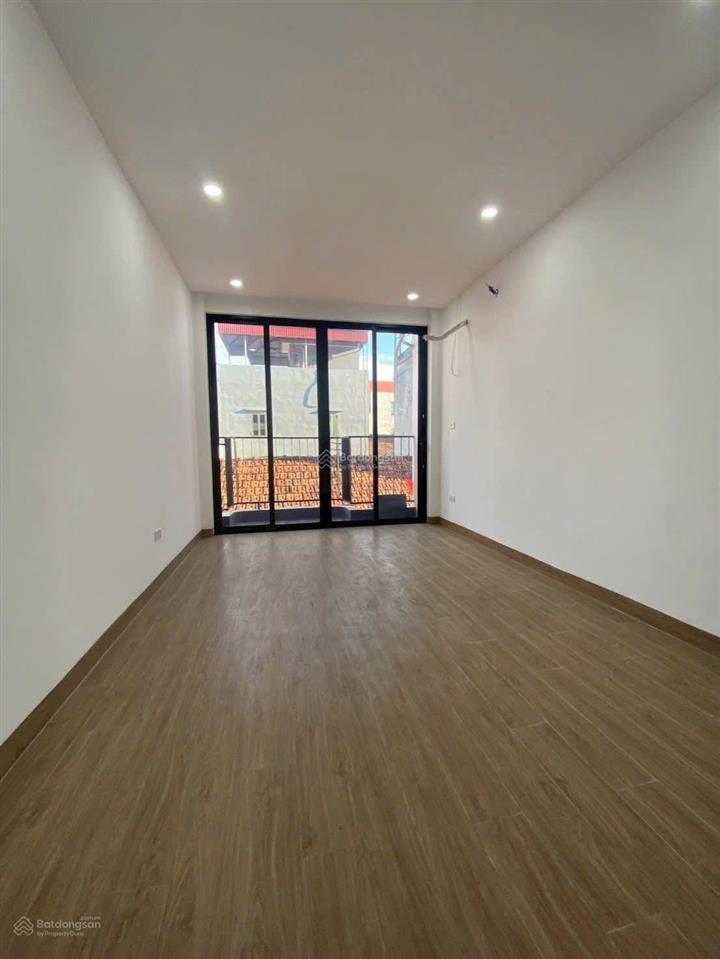Bán nhà riêng tại đồng nhân, 3,9 tỷ, 35 m2, 4 tầng, 3pn, 3wc trong đê  5p ra kđt đô nghĩa
