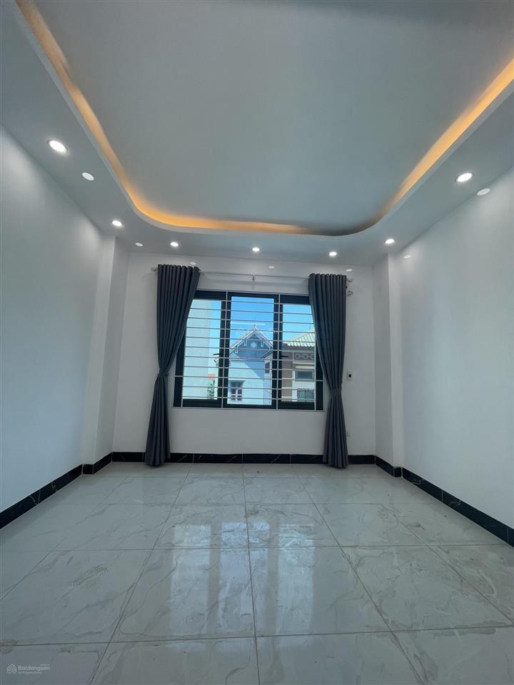 Nhà riêng 4 tầng 30m2 chỉ 3km di chuyển ra khu đô thị đô nghĩa  full tiện ích chợ  trường  bus