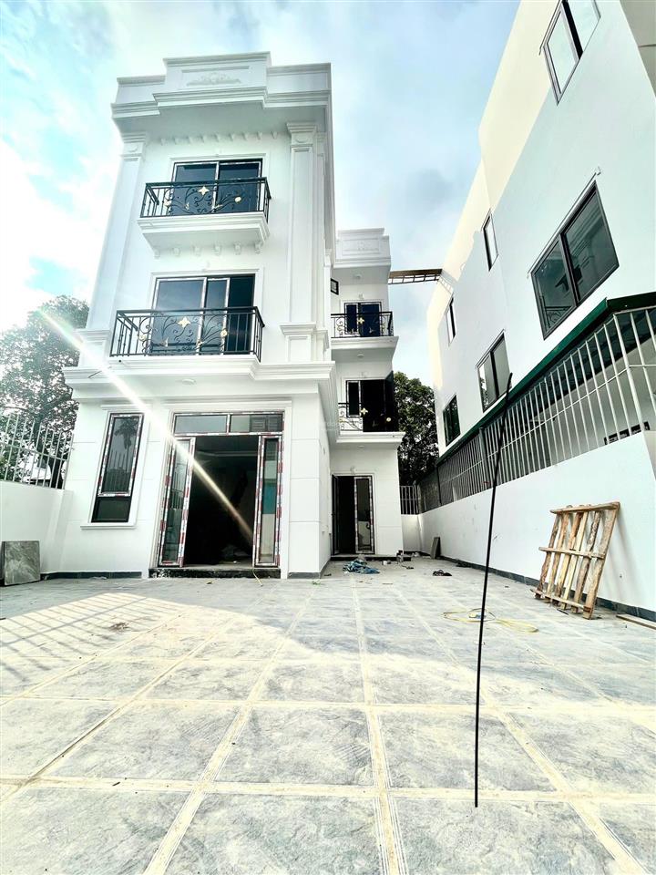 Biệt thự mini 4 tầng 112m có sân trước  sân sau chỉ 2.5km di chuyển kđt đô nghĩa  đại học phenika