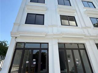 Bán nhà riêng đẹp tại 6a, chúc sơn, 3,7 tỷ, 32 m2, 300m ra đường ql6 2 làn thị trấn chúc sơn