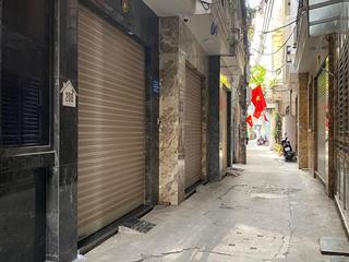 Diện tích rộng nhà đẹp  ngõ thông  hk cầu giấy  phân khúc 13 tỷ  hot  hiếm