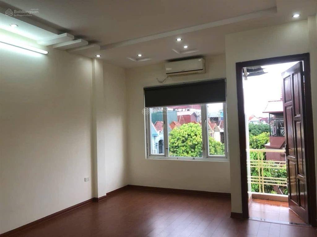 Trung hòa khu dân trí cao  kinh doanh sầm uất  ô tô dừng đỗ ngày đêm