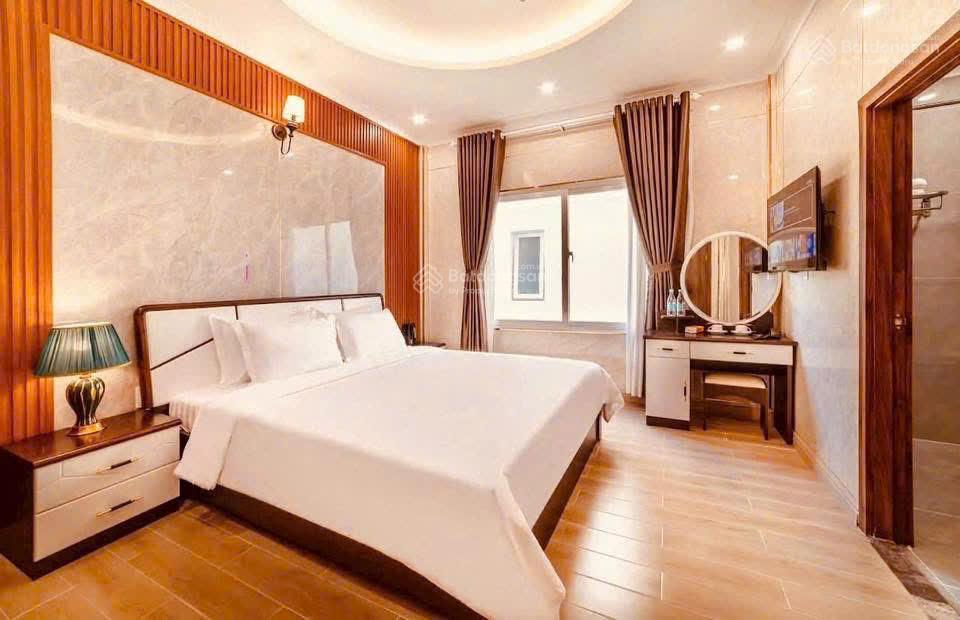 Bán khách sạn 2 mặt tiền triệu việt vương p3 đà lạt  40 phòng kinh doanh giá 85 tỷ