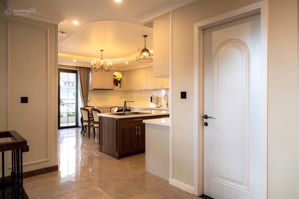 Siêu phẩm nhà phố mặt tiền đường 3/2 đà lạt, 6 tầng, 6pn, thang máy, giá tốt