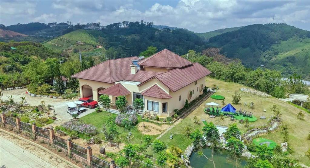Bán biệt phủ đỉnh đồi view rừng thông điệp trùng đà lạt 20.000m² thực tế có sân golf, giá 40 tỷ