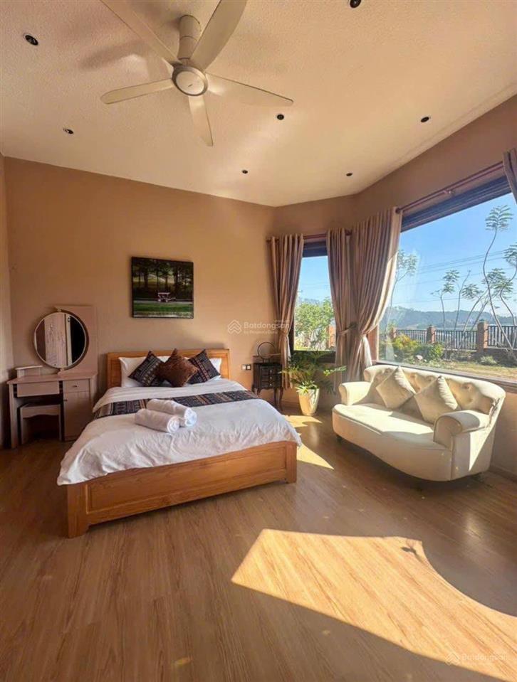 Bán biệt phủ đỉnh đồi view rừng thông điệp trùng đà lạt 20.000m² thực tế có sân golf, giá 40 tỷ