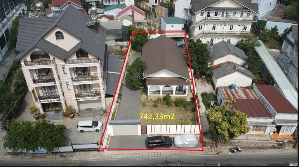 Bán villa sân vườn mặt tiền đường yersin, phường 9, tp. đà lạt 742m2 thổ cư