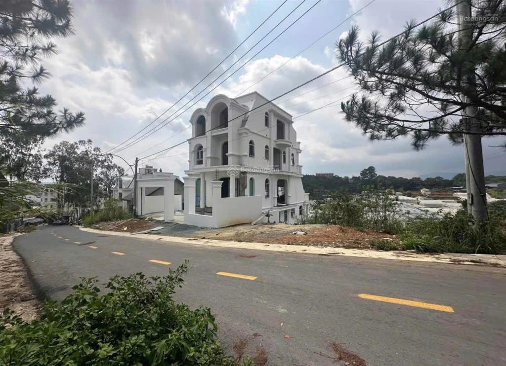 Hiếm có! bán lô đất villa siêu đẹp kqh đồi công đoàn, p. lâm viên, đà lạt