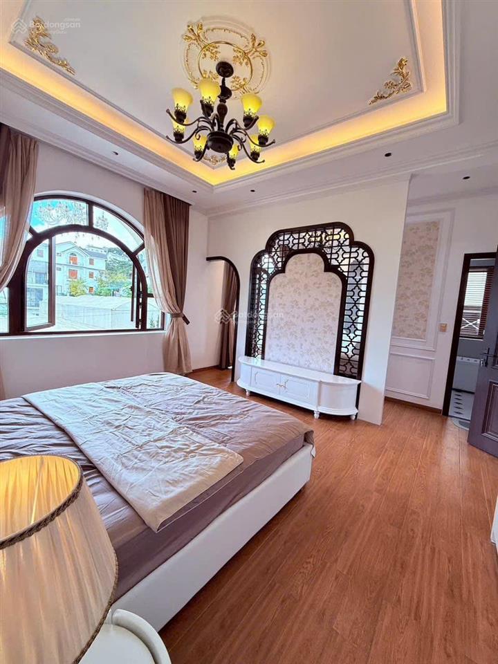 Biệt thự mới tinh thiết kế hiện đại có phòng ngủ tầng trệt đường trịnh hoài đức