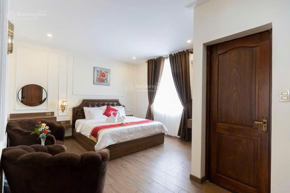 Bán khách sạn 22 phòng kqh golf valley trung tâm tp đà lạt. dt 185,37m2. giá 39 tỷ