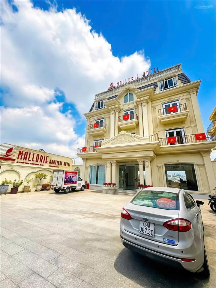 Bán khách sạn 3 sao mặt tiền tô hiến thành, tp đà lạt. dt 955m², 42 phòng, giá 180 tỷ