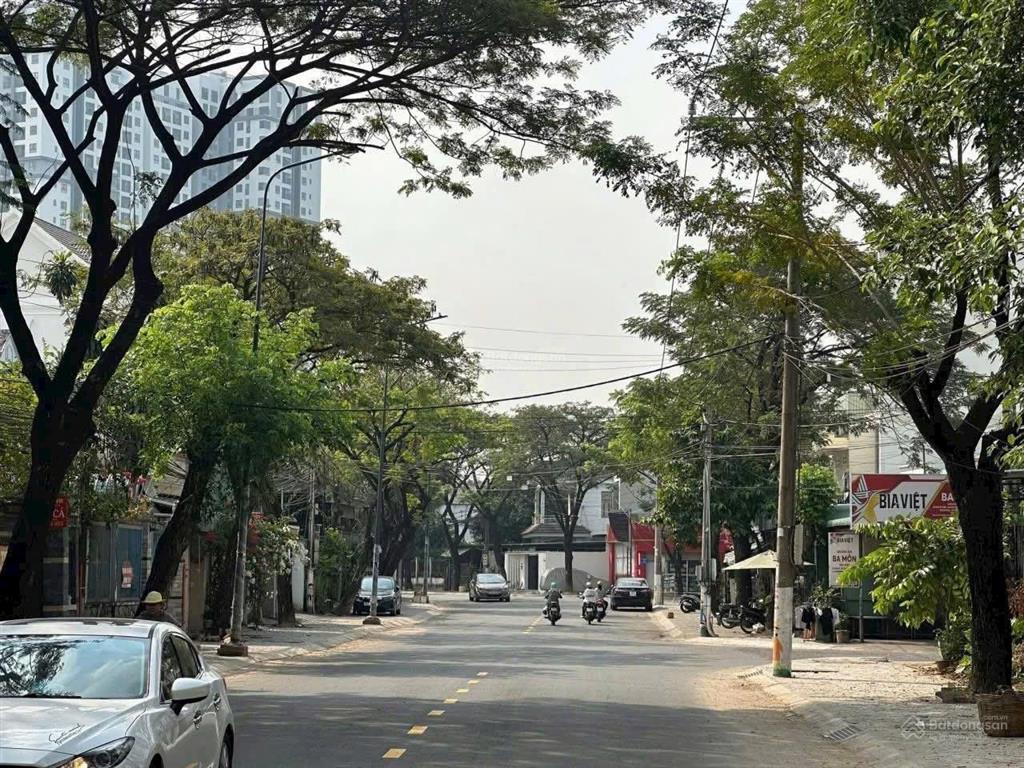 Góc mặt tiền lý tự trọng gần khu biệt thự tiamo dt 5,6x18 100,8m2 thổ cư 74,5m2 giá 4 tỷ***