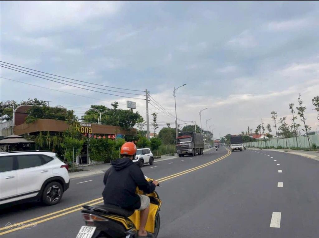 Bán đất mặt tiền dx 002 kinh doanh tốt đường nhựa 14m