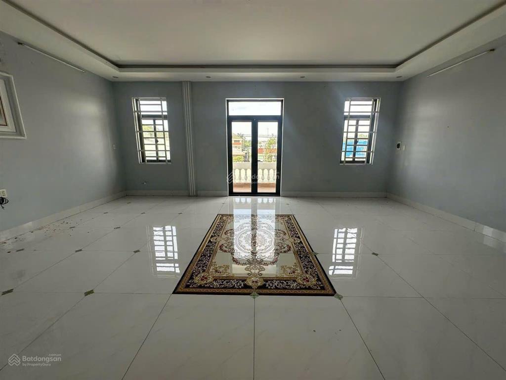 Bán gấp nhà mặt tiền đại lộ bình dương bến cát
