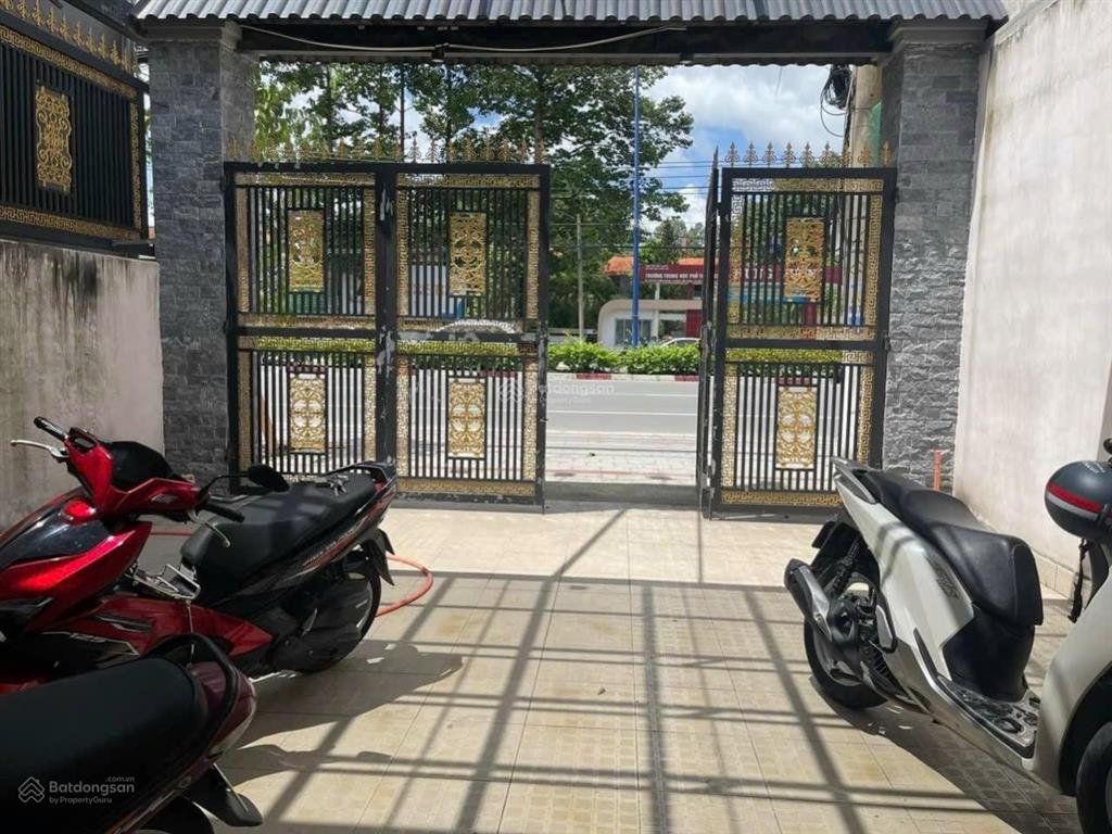 Chính chủ ngộp cần bán nhà gấp giá tốt mặt tiền đại lộ bình dương