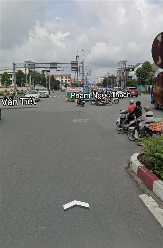 Bán đất mặt tiền quốc lộ 13 xây chung cư khách sạn văn phòng