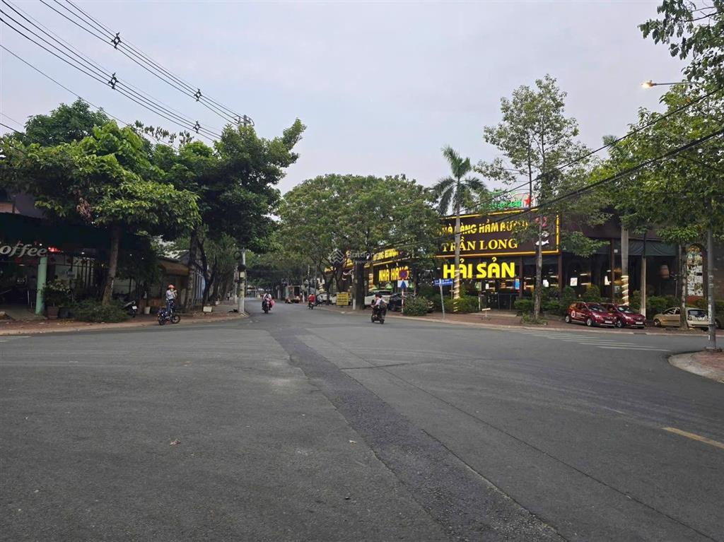 Bán đất lô góc siêu hiếm vip mặt tiền kinh doanh tốt