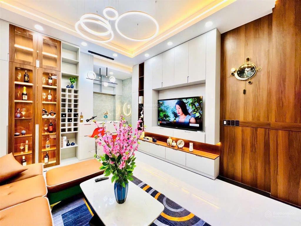 Mặt tiền đường số 44 phường 14 gò vấp. 4.25x25m. 5 tấm thang máy