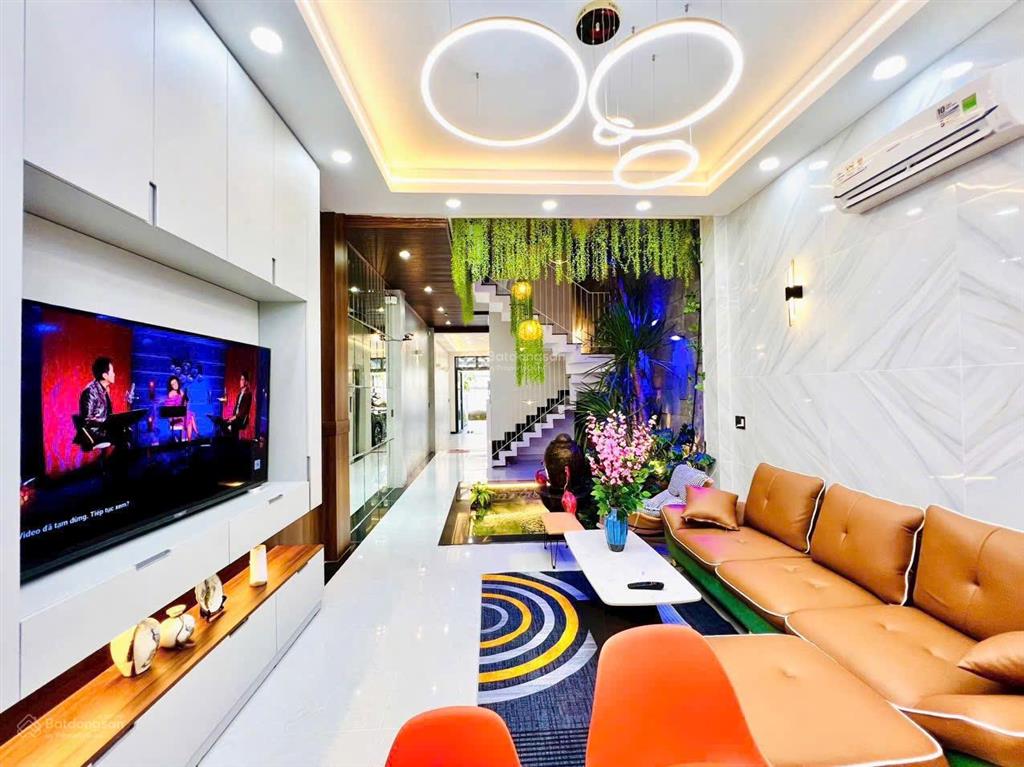 Mặt tiền đường số 44 phường 14 gò vấp. 4.25x25m. 5 tấm thang máy