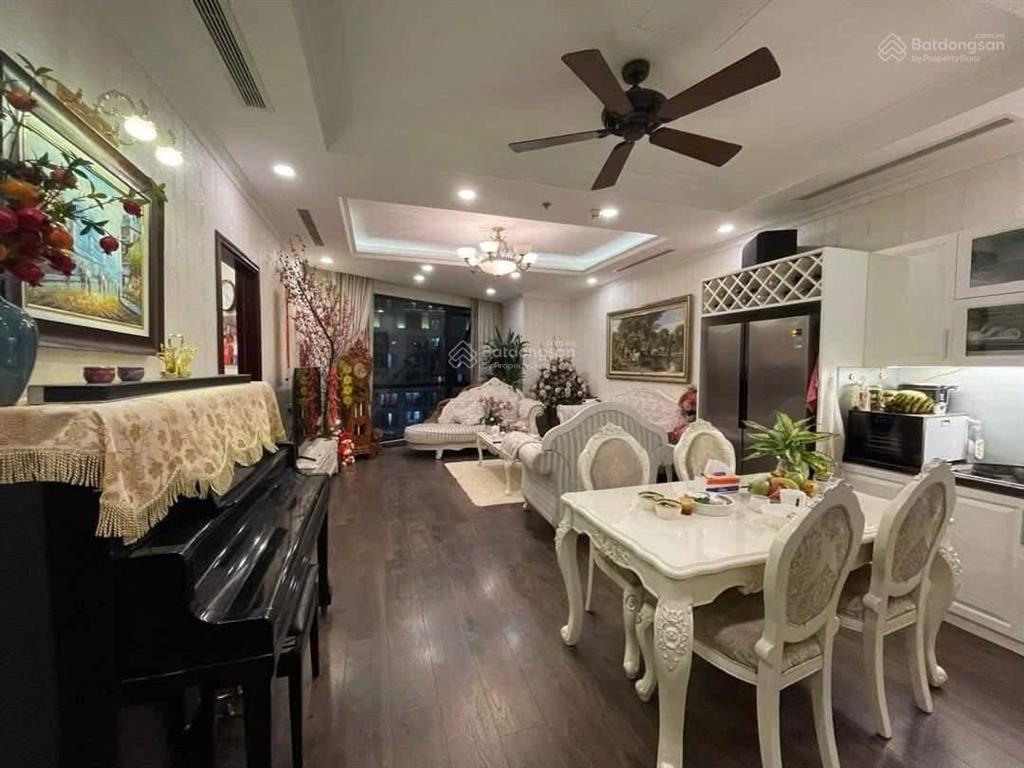Bán chung cư royal city, 13,4 tỷ vnd, 130m2, đẹp, nhiều tiện ích tại thanh xuân, siêu rẻ nhất hn