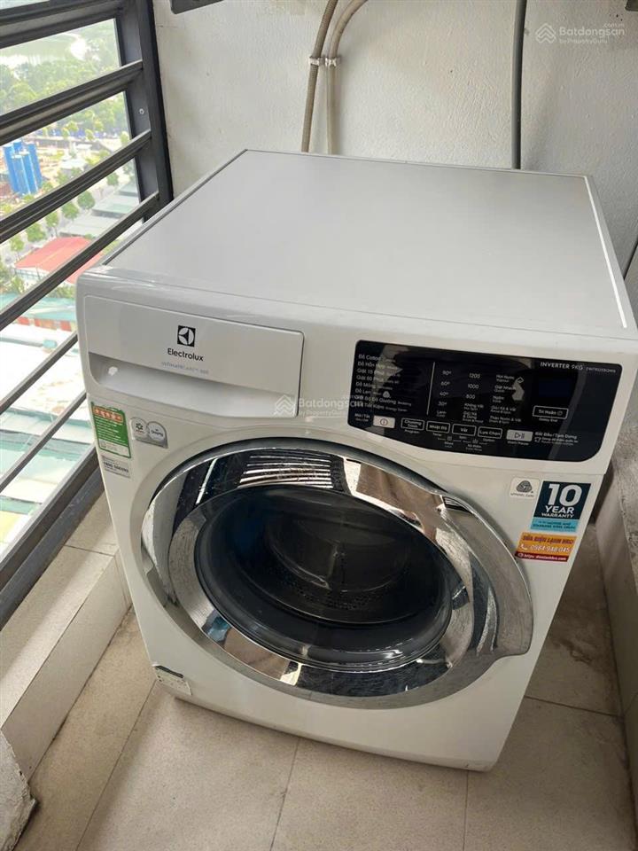 Bán ch đẹp tại golden park tower, 9.5 tỷ, 98m2, có 3pn, 2wc, nhiều tiện ích, view hồ, ban công dài.