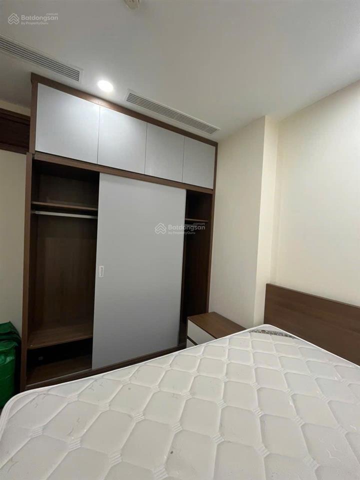 Bán ch đẹp tại golden park tower, 9.5 tỷ, 98m2, có 3pn, 2wc, nhiều tiện ích, view hồ, ban công dài.