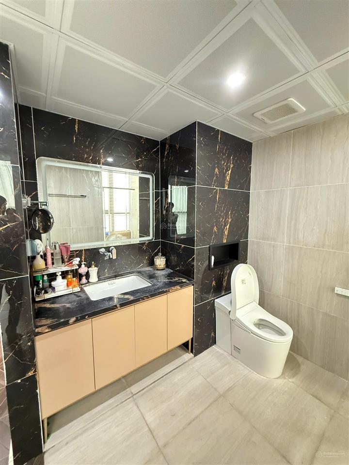 Cho thuê cc vinhomes skylake, 80 triệu, 280 m2, 4pn, 3wc, giá tốt