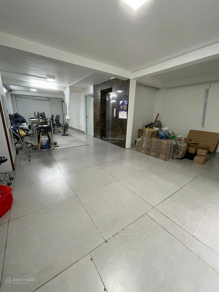 Chia sẻ văn phòng 60m2, có thang máy, đủ nội thất  0986 558 ***