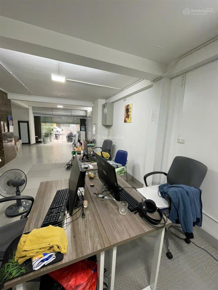 Chia sẻ văn phòng 60m2, có thang máy, đủ nội thất  0986 558 ***
