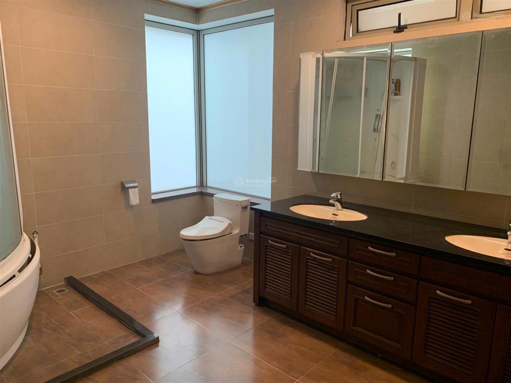 Cần bán biệt thự vip khu vườn đào vip mặt tiền 15m , cạnh khu an ninh bậc nhất hà nội dt 231m2