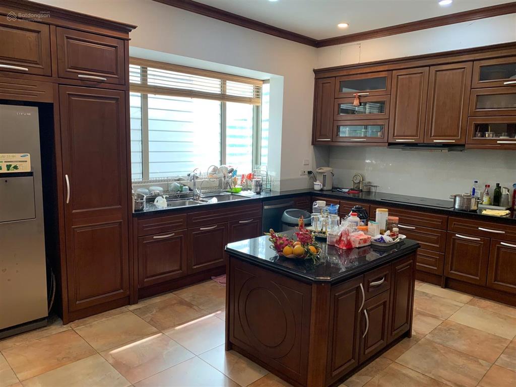 Cần bán biệt thự vip khu vườn đào vip mặt tiền 15m , cạnh khu an ninh bậc nhất hà nội dt 231m2