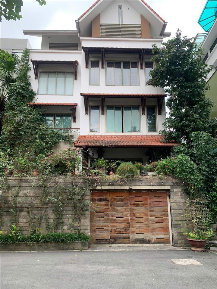 Cần bán biệt thự vip khu vườn đào vip mặt tiền 15m , cạnh khu an ninh bậc nhất hà nội dt 231m2