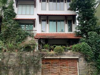 Cần bán biệt thự vip khu vườn đào vip mặt tiền 15m , cạnh khu an ninh bậc nhất hà nội dt 231m2