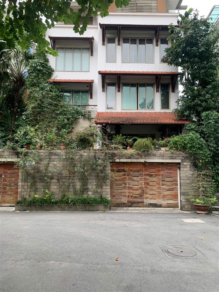 Cần bán biệt thự vip khu vườn đào vip mặt tiền 15m , cạnh khu an ninh bậc nhất hà nội dt 231m2