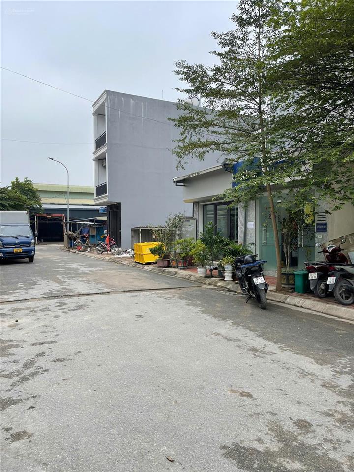Cần bán 45m2 đất dịch vụ phú vinh sát lô góc hướng nam đường 10m sổ đỏ cất két 191 tr/m2