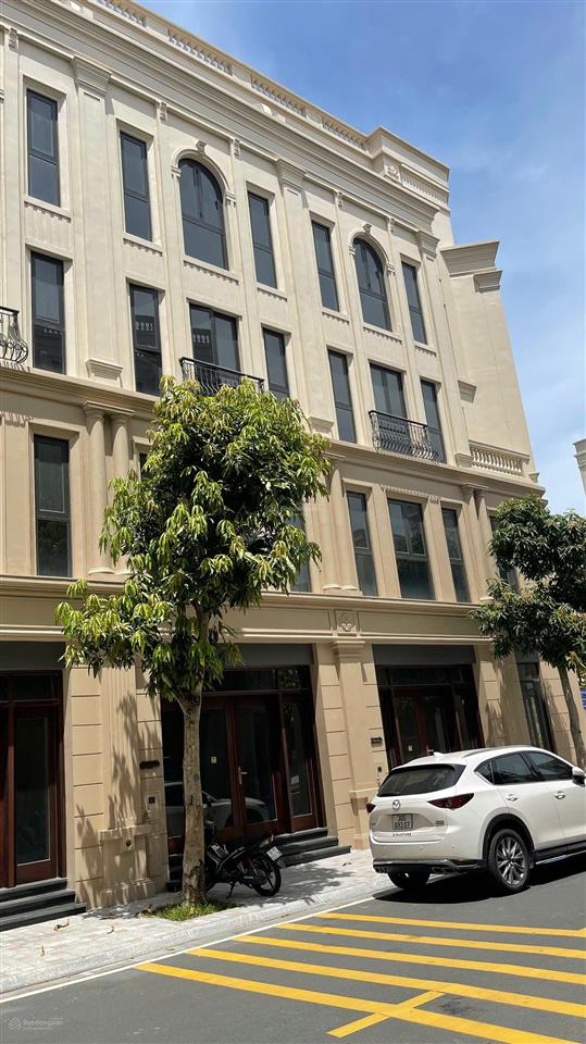 Chính chủ gửi bán liền kề thiên nga 2 gần hồ cạnh góc dt 80m² mặt tiền 5m, cạnh đường lớn vườn hoa