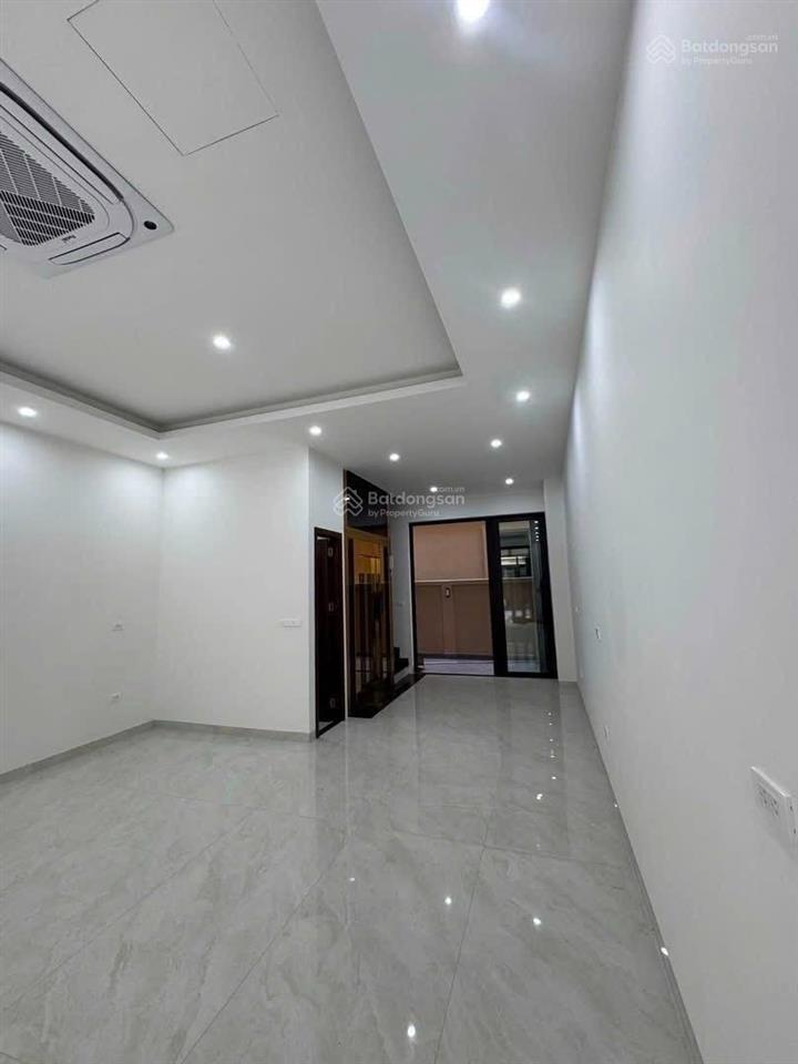 Cho thuê liền kề ngôi sao vinhomes cổ loa đối diện chung cư masterise 20tr/3 tầng có thang máy
