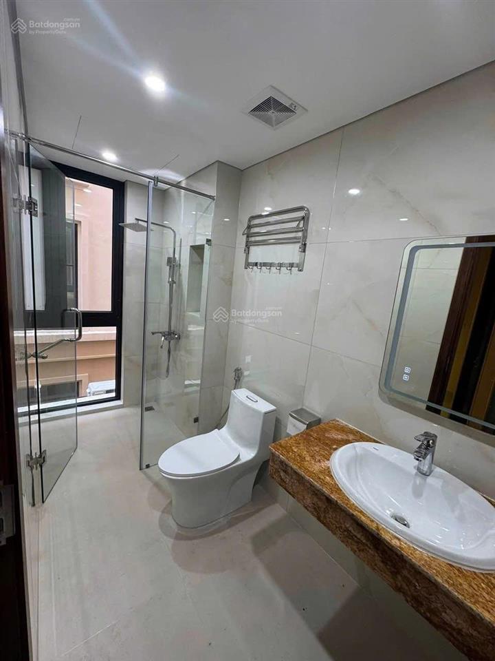 Cho thuê liền kề ngôi sao vinhomes cổ loa đối diện chung cư masterise 20tr/3 tầng có thang máy