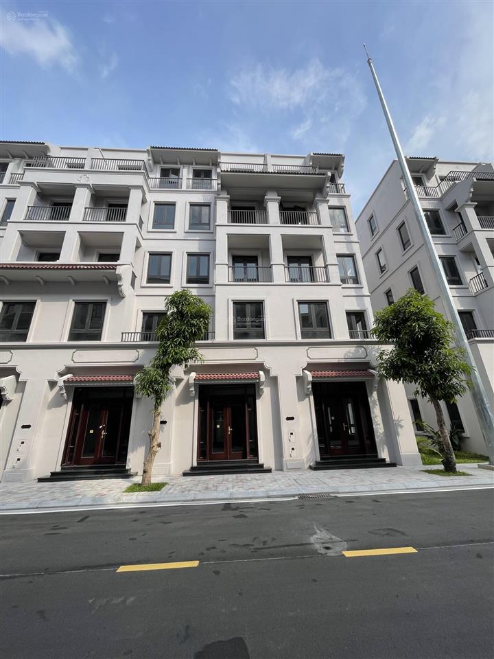 Chính chủ cần bán gấp liền kề nhật nguyệt vinhomes cổ loa mặt tiền 5m cạnh trường học, vincom