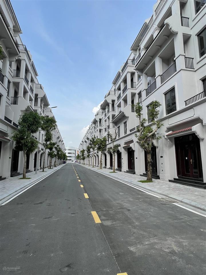 Chính chủ cần bán gấp liền kề nhật nguyệt vinhomes cổ loa mặt tiền 5m cạnh trường học, vincom