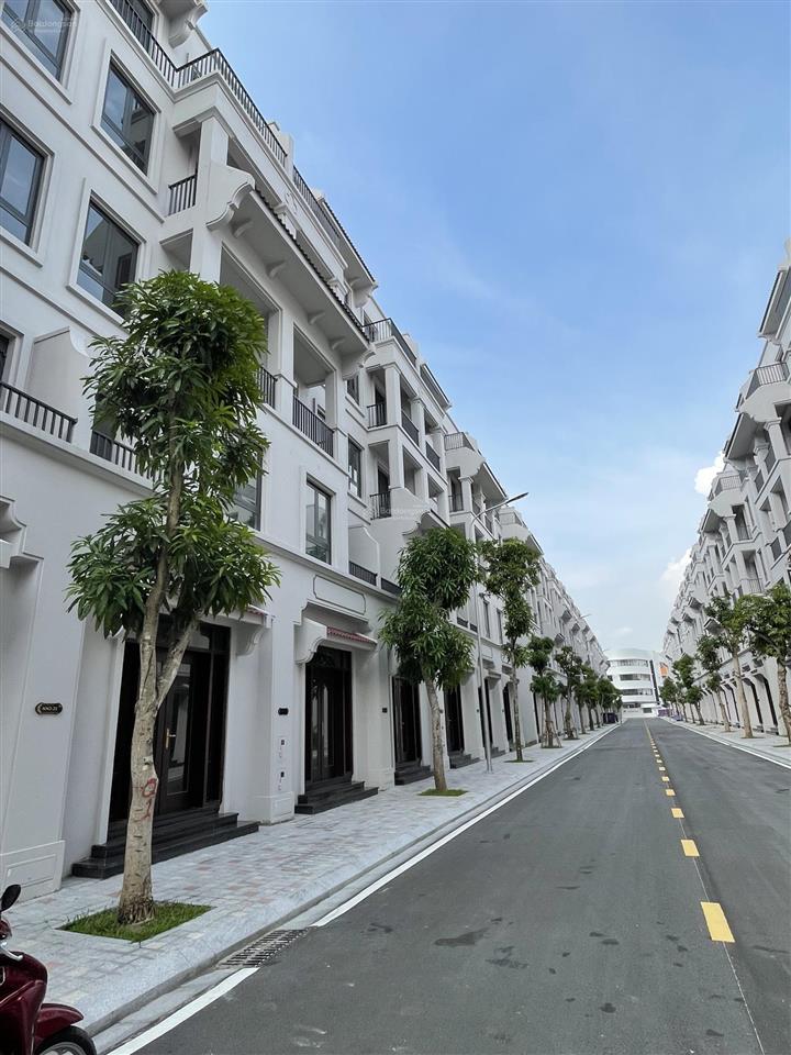 Chính chủ cần bán gấp liền kề nhật nguyệt vinhomes cổ loa mặt tiền 5m cạnh trường học, vincom