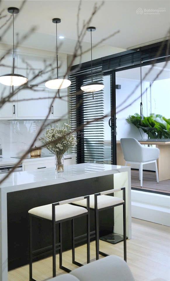 Cần bán gấp căn penthouse chung cư trong phú mỹ hưng, dt 272m2 giá 9,75 tỷ.  0946 956 ***