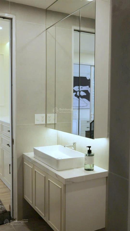 Cần bán gấp căn penthouse chung cư trong phú mỹ hưng, dt 272m2 giá 9,75 tỷ.  0946 956 ***