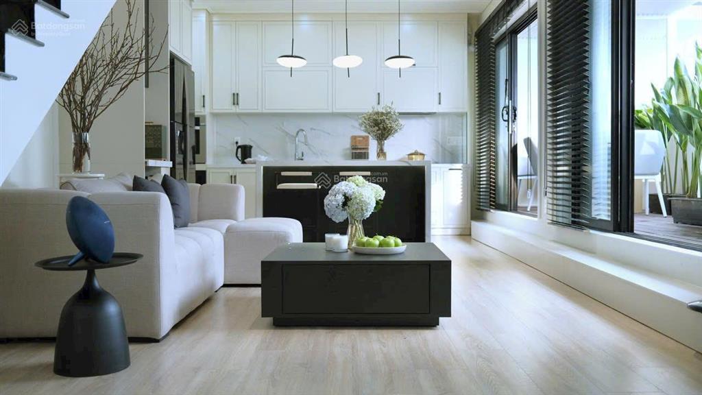 Cần bán gấp căn penthouse chung cư trong phú mỹ hưng, dt 272m2 giá 9,75 tỷ.  0946 956 ***