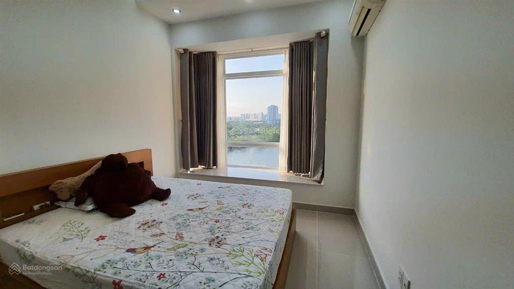 Cần cho thuê nhanh căn riverside tầng cao 2pn2wc view thoáng mát, giá 17 tr/tháng.  0946 956 ***