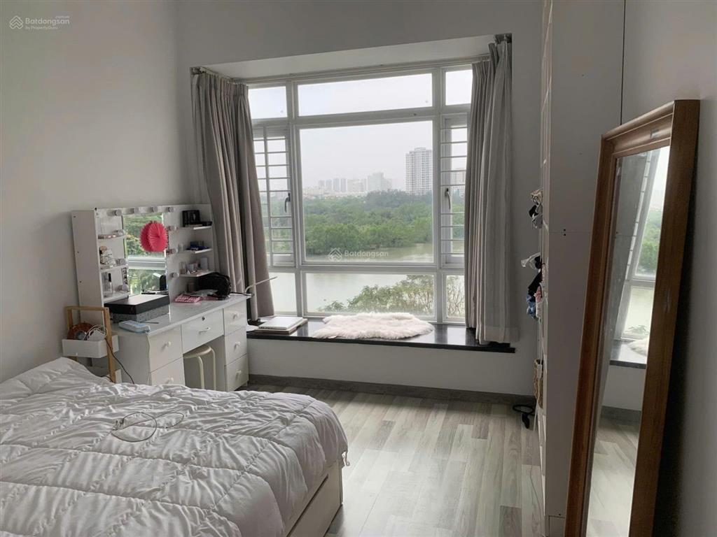 Cần cho thuê nhanh căn riverside residence, 136m2 view trực diện sông, giá 28 tr/th.  0946 956 ***