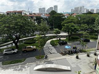 Cần cho thuê căn garden court, 140m2 ban công thông suốt view kênh đào thoáng mát, giá 28 triệu tl