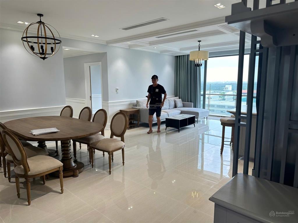 Cần cho thuê nhanh căn riverpark residence tầng cao 3pn 2wc view thoáng mát, giá 32 tr/tháng.