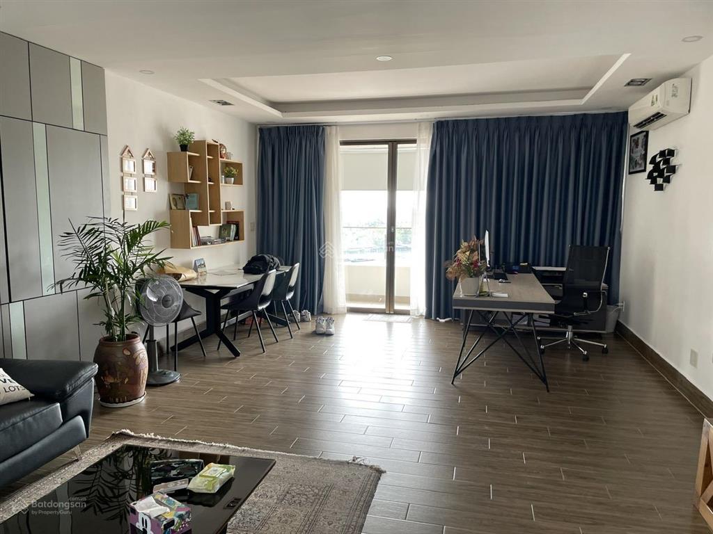 Cần cho thuê nhanh căn sân vườn the panorama 166m2 sân 40m2 view sông, giá 34tr/th.  0946 956 ***